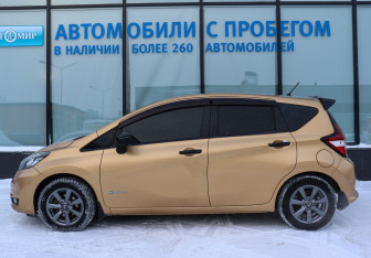 Подержанный автомобиль Nissan Note 2019 года (2 фото)