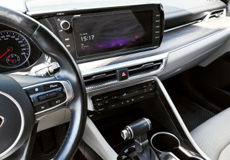 Подержанный автомобиль Kia K5 2021 года (9 фото)