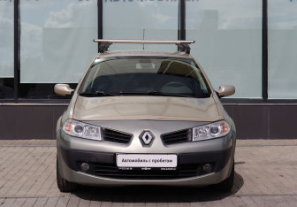 Подержанный автомобиль Renault Megane Sedan 2007 года (8 фото)