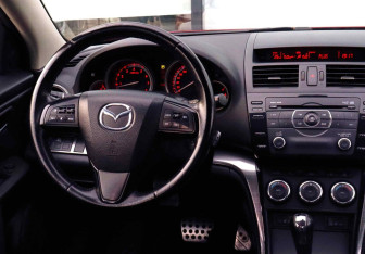 Подержанный автомобиль Mazda 6 Liftback 2012 года (17 фото)