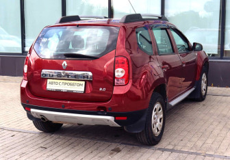 Подержанный автомобиль Renault Duster 2014 года (5 фото)