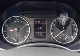 Подержанный автомобиль Skoda Octavia Liftback 2011 года (9 фото)