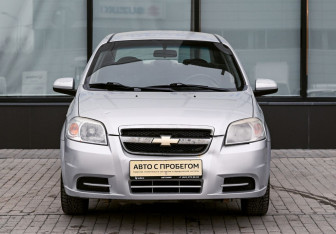 Подержанный автомобиль Chevrolet Aveo Sedan 2010 года (8 фото)