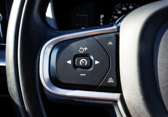 Подержанный автомобиль Volvo XC60 2018 года (14 фото)