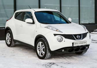 Подержанный автомобиль Nissan Juke 2011 года (7 фото)
