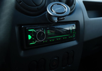 Подержанный автомобиль Renault Sandero 2012 года (11 фото)