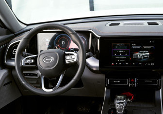 Подержанный автомобиль GAC GS8 2023 года (11 фото)