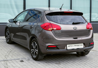 Подержанный автомобиль Kia Ceed Hatchback 2015 года (3 фото)