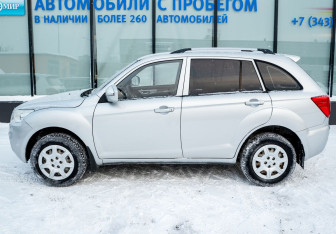 Подержанный автомобиль Lifan X60 2015 года (2 фото)
