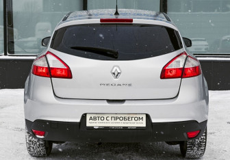 Подержанный автомобиль Renault Megane Hatchback 2012 года (4 фото)