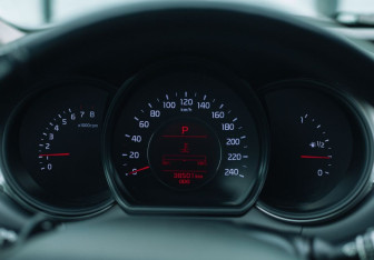 Подержанный автомобиль Kia Ceed Hatchback 2018 года (16 фото)