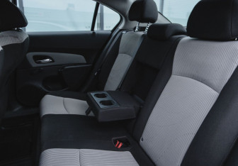 Подержанный автомобиль Chevrolet Cruze Sedan 2012 года (14 фото)