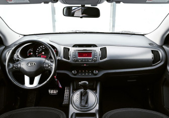 Подержанный автомобиль Kia Sportage 2012 года (10 фото)