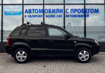 Подержанный автомобиль Hyundai Tucson 2007 года (6 фото)