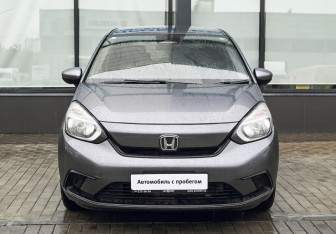 Подержанный автомобиль Honda Fit 2021 года (8 фото)