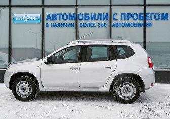 Подержанный автомобиль Nissan Terrano 2017 года (2 фото)