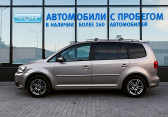 Подержанный автомобиль Volkswagen Touran 2012 года (2 фото)