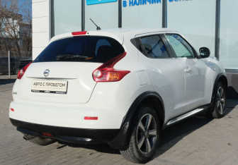 Подержанный автомобиль Nissan Juke 2012 года (5 фото)