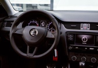 Подержанный автомобиль Skoda Octavia Liftback 2018 года (17 фото)