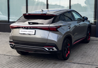 Подержанный автомобиль Omoda C5 2022 года (5 фото)