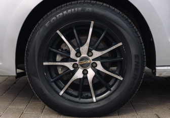 Подержанный автомобиль Volkswagen Polo Sedan 2012 года (18 фото)