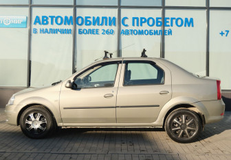 Подержанный автомобиль Renault Logan Sedan 2013 года (2 фото)