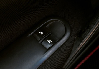 Подержанный автомобиль Renault Megane Sedan 2006 года (12 фото)