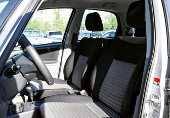 Подержанный автомобиль Suzuki SX4 Sedan 2011 года (15 фото)