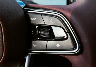 Подержанный автомобиль Geely Monjaro 2023 года (13 фото)