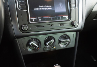 Подержанный автомобиль Volkswagen Polo Sedan 2019 года (15 фото)