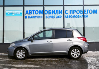 Подержанный автомобиль Nissan Tiida Hatchback 2008 года (2 фото)