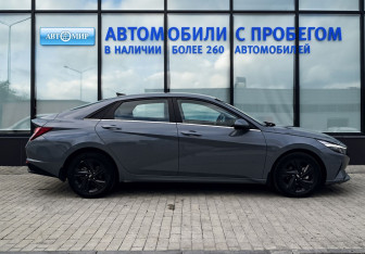 Подержанный автомобиль Hyundai Elantra Sedan 2021 года (6 фото)