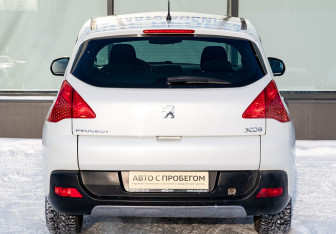 Подержанный автомобиль Peugeot 3008 2012 года (4 фото)