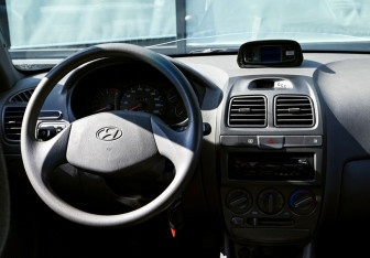 Подержанный автомобиль Hyundai Accent Sedan 2009 года (16 фото)