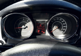 Подержанный автомобиль Citroen C4 Aircross 2012 года (9 фото)