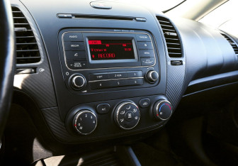 Подержанный автомобиль Kia Cerato Sedan 2015 года (11 фото)