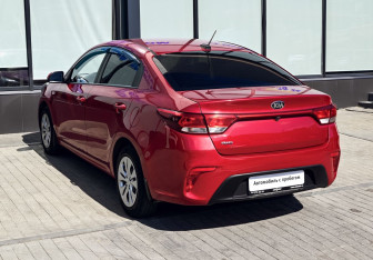Подержанный автомобиль Kia Rio Sedan 2018 года (3 фото)