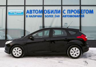 Подержанный автомобиль Ford Focus Hatchback 2011 года (2 фото)
