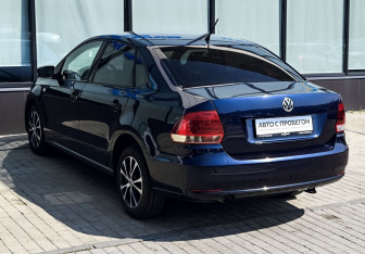 Подержанный автомобиль Volkswagen Polo Sedan 2016 года (3 фото)