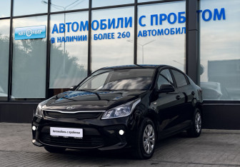 Подержанный автомобиль Kia Rio Sedan 2017 года (1 фото)