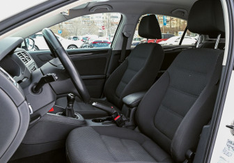 Подержанный автомобиль Volkswagen Jetta Sedan 2013 года (9 фото)