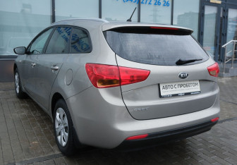 Подержанный автомобиль Kia Ceed Wagon 2014 года (3 фото)