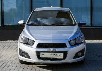 Подержанный автомобиль Chevrolet Aveo Sedan 2012 года (8 фото)