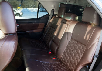 Подержанный автомобиль Toyota Fortuner 2020 года (18 фото)