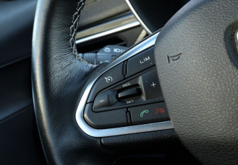 Подержанный автомобиль Geely Atlas Pro 2022 года (13 фото)