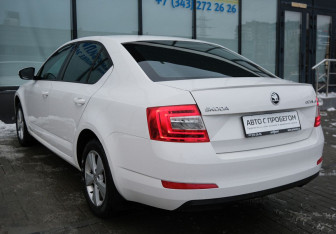 Подержанный автомобиль Skoda Octavia Liftback 2014 года (3 фото)