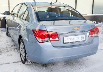 Подержанный автомобиль Chevrolet Cruze Sedan 2011 года (3 фото)