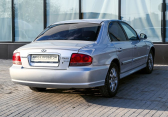 Подержанный автомобиль Hyundai Sonata 2005 года (5 фото)