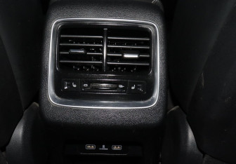 Подержанный автомобиль Geely Atlas Pro 2022 года (18 фото)