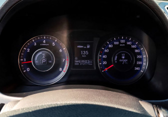 Подержанный автомобиль Hyundai i40 Sedan 2013 года (11 фото)